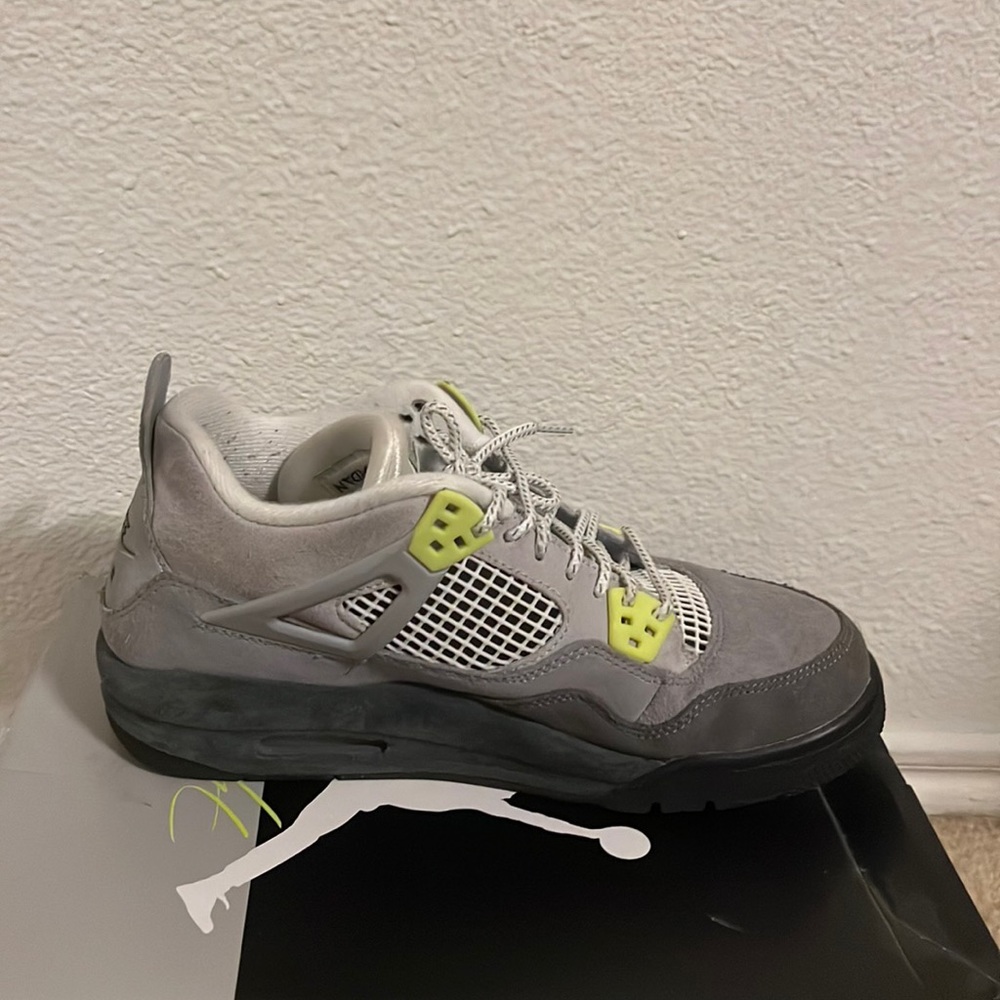 Jordan 4 retro